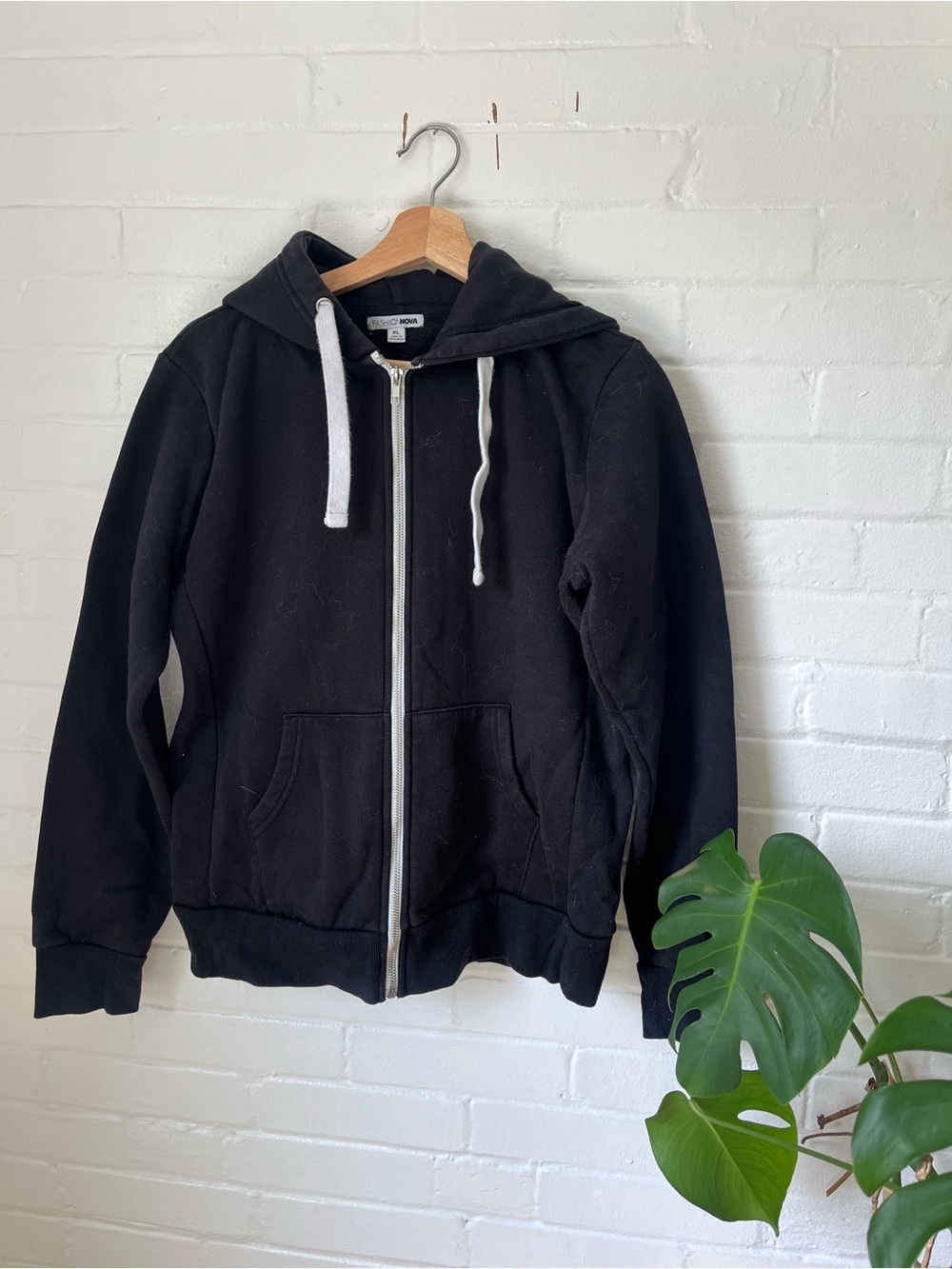 Fashionova Classic Black Zip-up Hoodie